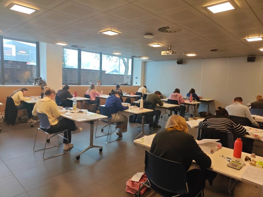 Examens stagiaires et candidats-huissiers de justice